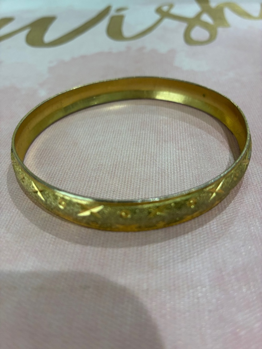 Elegant Gold-Tone Floral Engraved Bangle Bracelet